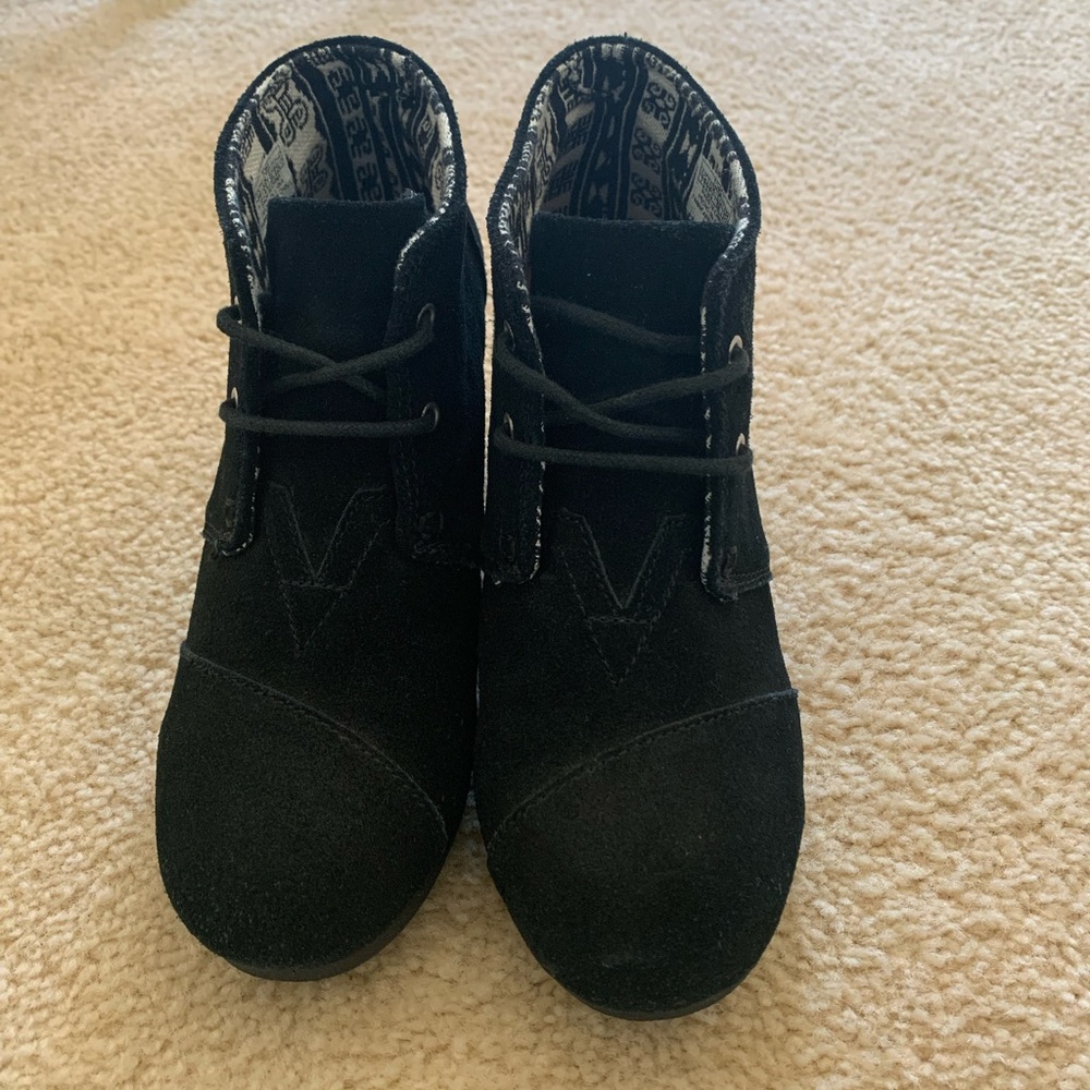 TOMS Desert Castlerock Black Suede Wedge Boots - Size 7.5